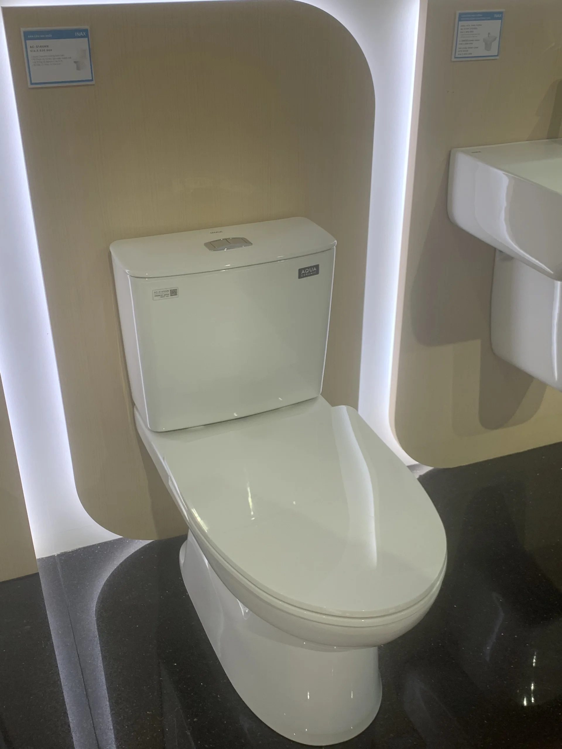 Bồn cầu 2 khối hữu dụng khi lắp đặt và sửa chữa.