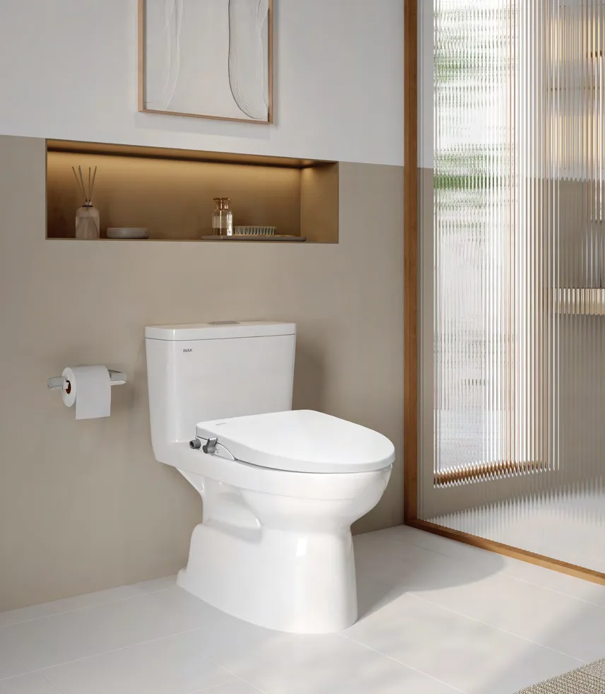 Bồn cầu INAX kết hợp với nắp rửa cơ tiện dụng