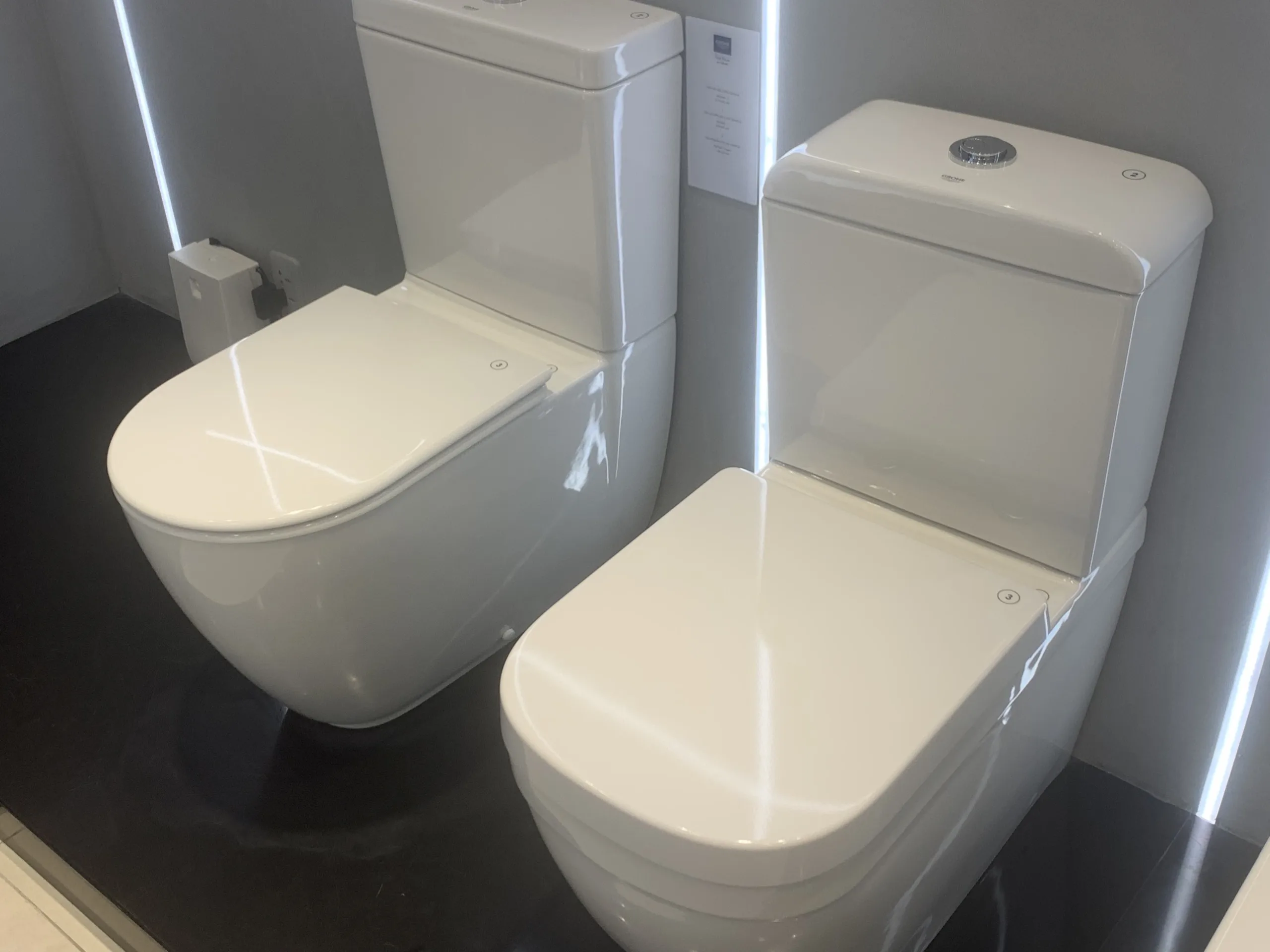 Bồn cầu 2 khối cao cấp nhập khẩu Đức